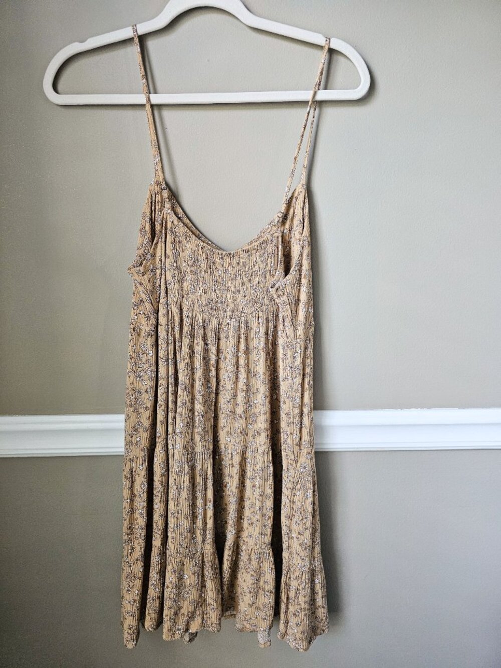 BeCool Floral Tiered Mini Dress Size L Boho Smocked Adjustable Straps - Picture 3 of 10